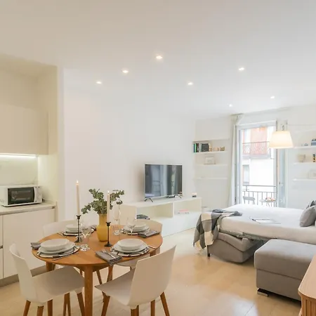 & White By Rent Apartament