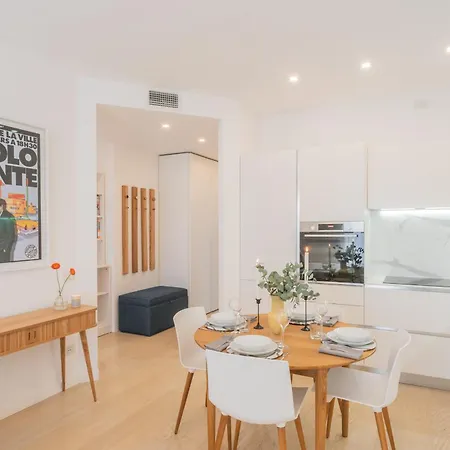 & White By Rent Como