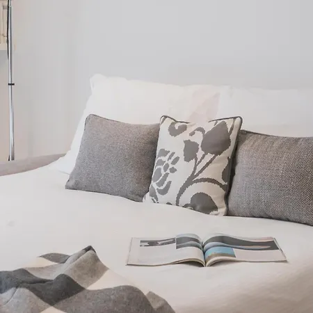 & White By Rent Апартаменты *